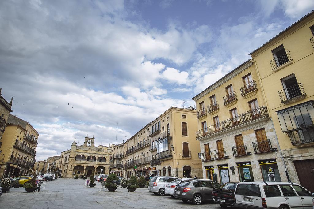 Hostal Plaza Ciudad-Rodrigo Dış mekan fotoğraf