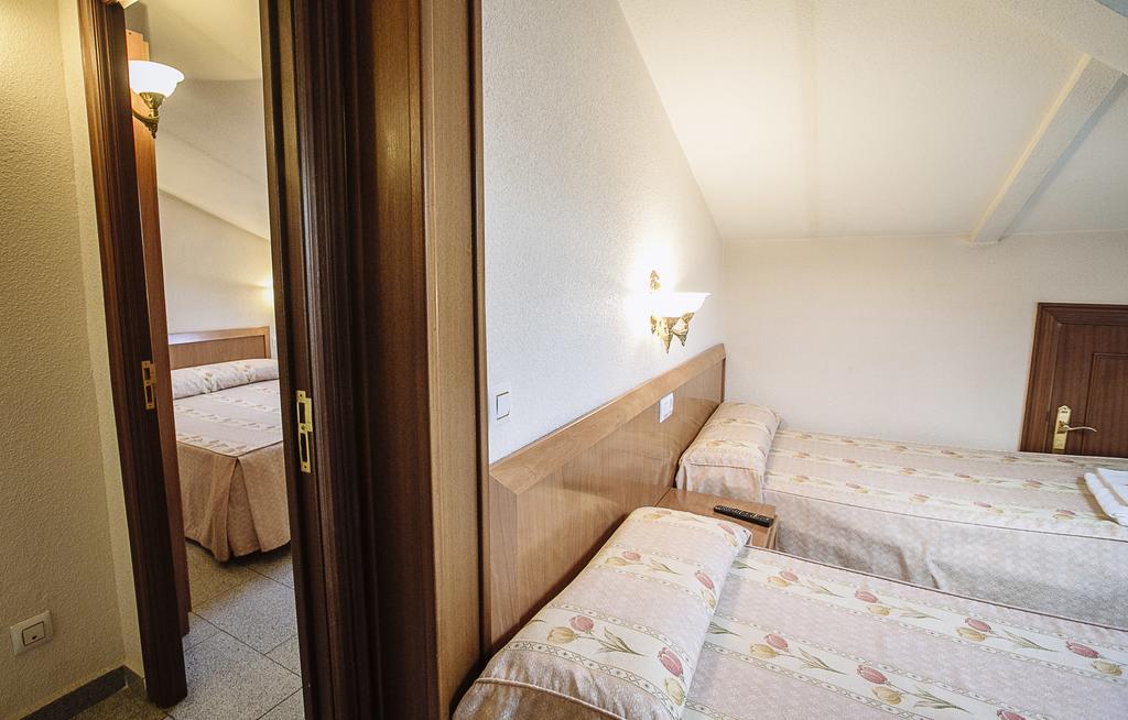 Hostal Plaza Ciudad-Rodrigo Oda fotoğraf