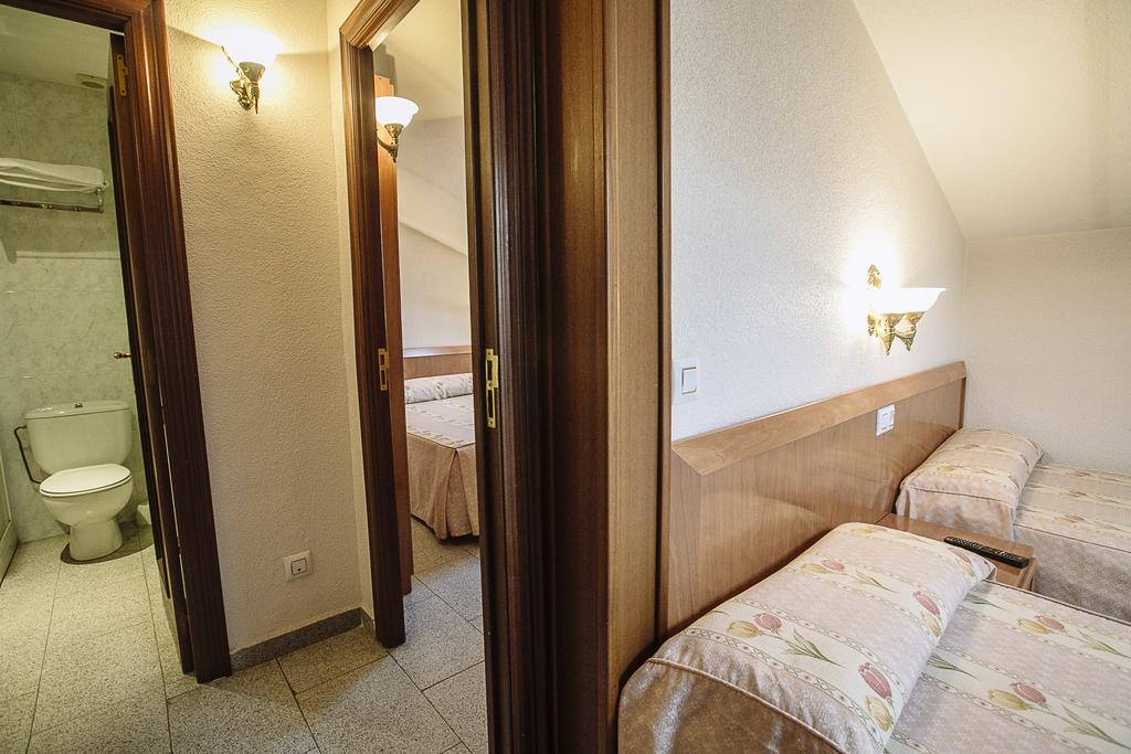 Hostal Plaza Ciudad-Rodrigo Oda fotoğraf