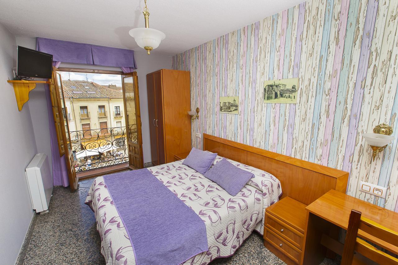 Hostal Plaza Ciudad-Rodrigo Dış mekan fotoğraf
